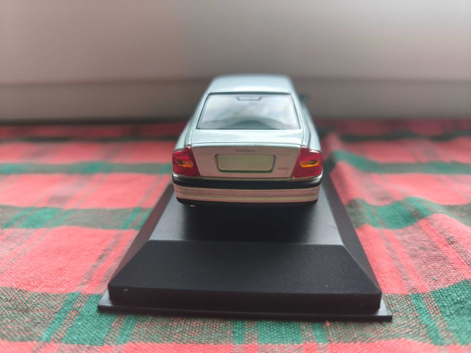 1:43 minichamps Volvo s80