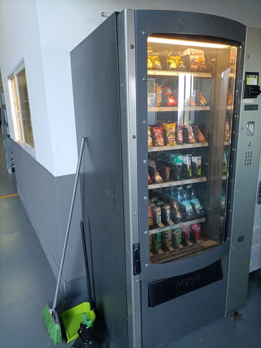 Vendo máquina de snaks