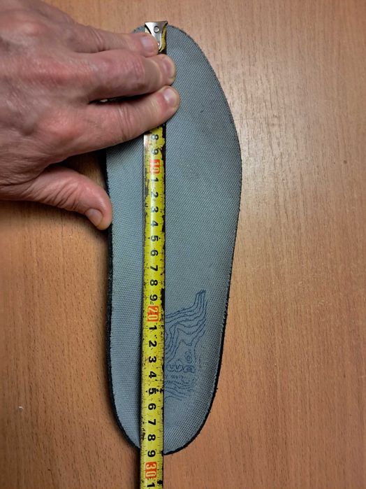 Кроссовки  LOWA Gore Tex  оригинал размер 44 СТЕЛЬКА 28.5см