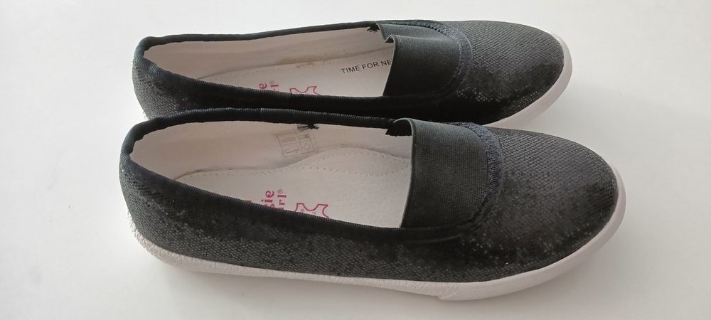 Nowe baletki półbuty 35