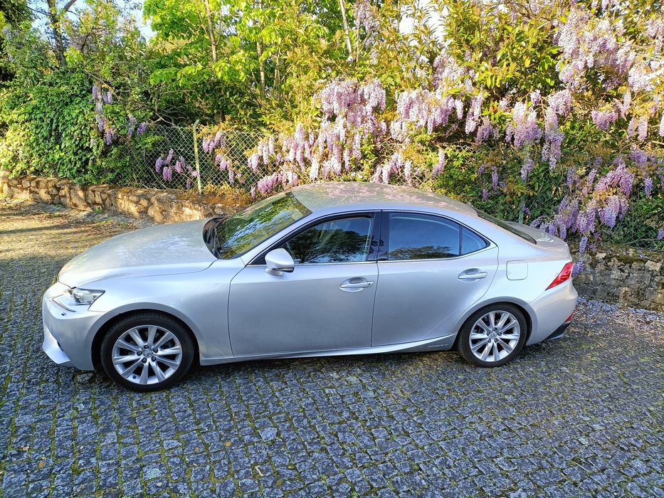 Vendo Lexus IS300h