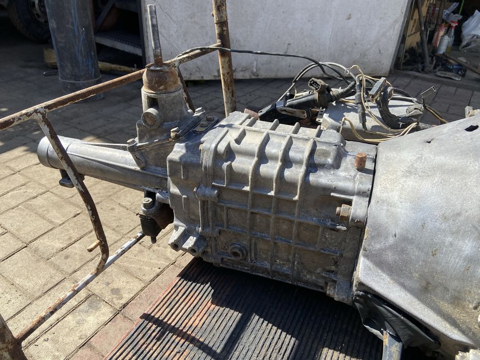 Продам полный комплект змз 406 двигатель газель соболь,волга 11000км