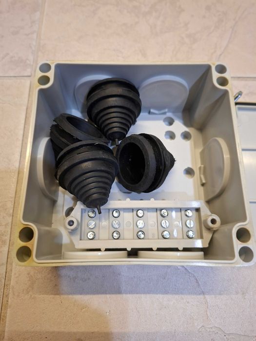 Puszka elektryczna IP44