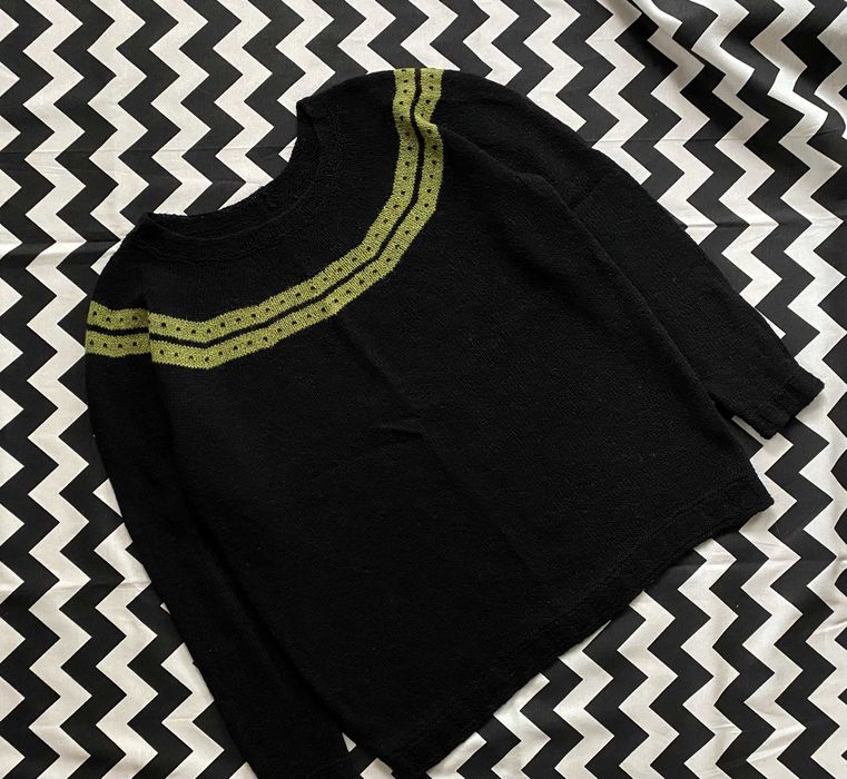 Жіночий светр ручної роботи вовна M-L