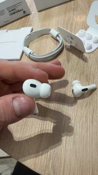 Apple AirPods Pro 2