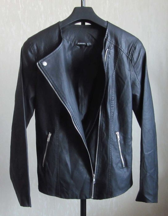 Czarna motocyklówka Esmara .