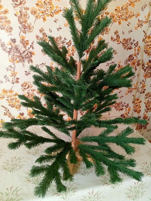 Ялинка штучна з хрестовиною(з підставкою)