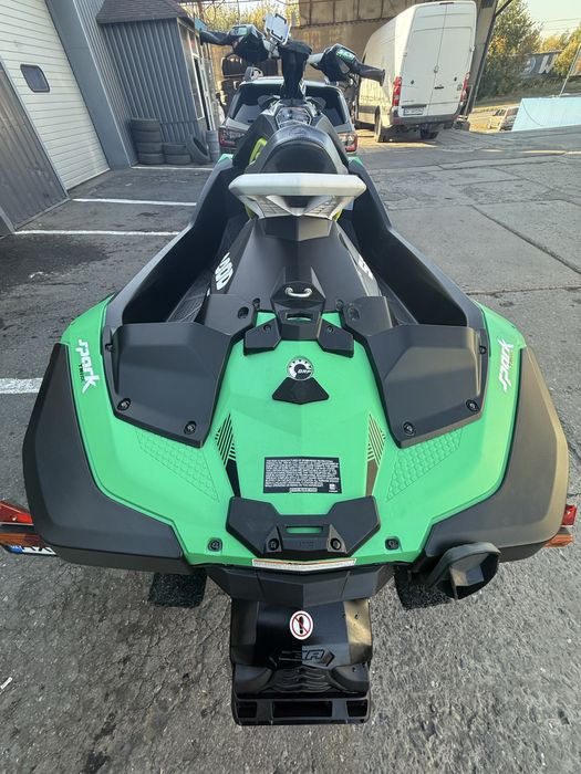 Продам гідроцикл Brp Spark 2 up Trixx