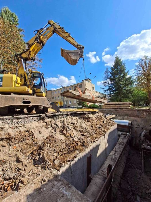послуги , оренда повноповоротного екскаватора KAMATSU 1М3, колісний