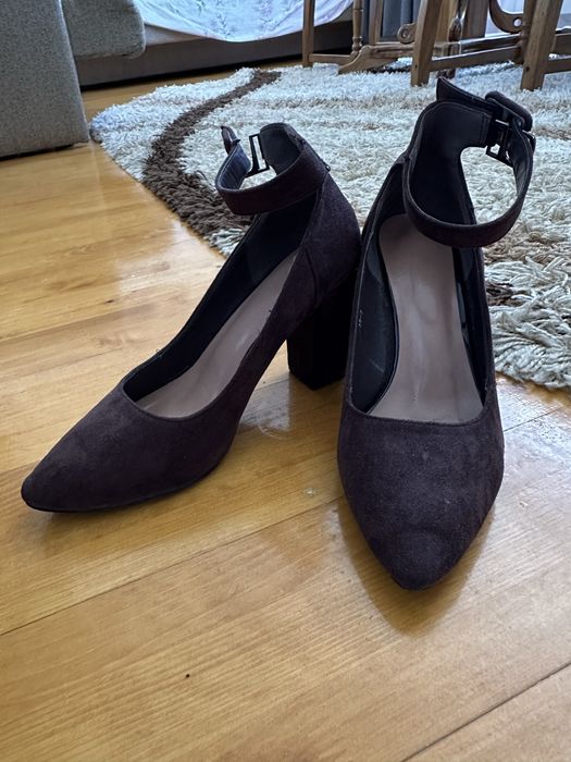 Туфлі жіночі на каблуку