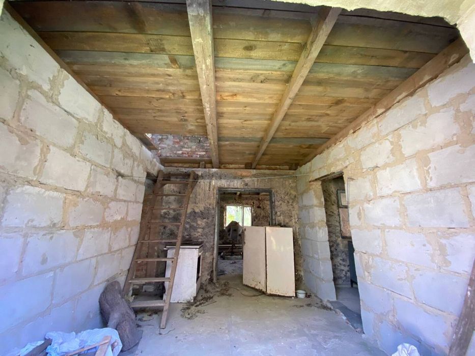 Продається земельна ділянка з будинками у м. Кременець