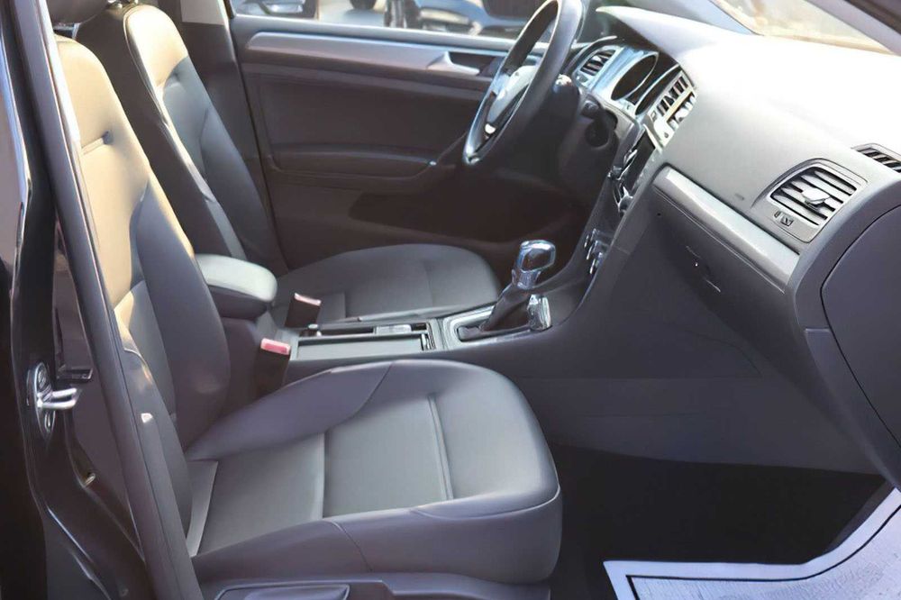 Volkswagen e-Golf SEL Premium      2015