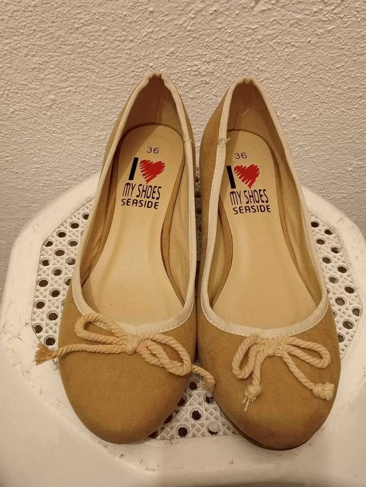 Sapatos de camurça estilo sabrina