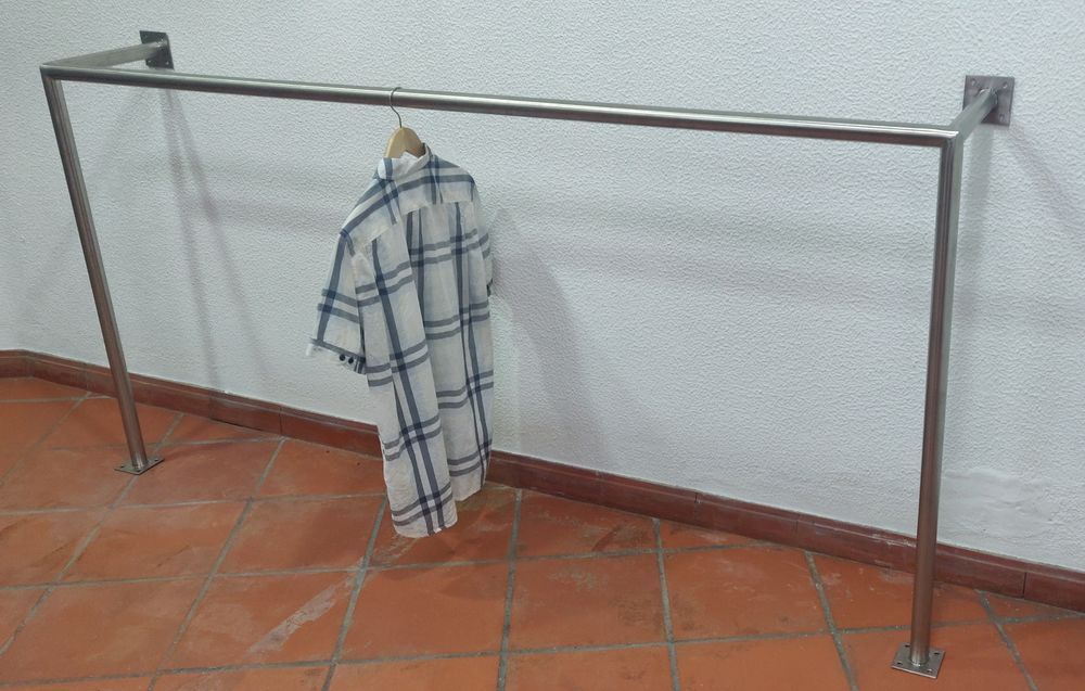 5 Expositores Inox loja vestuário