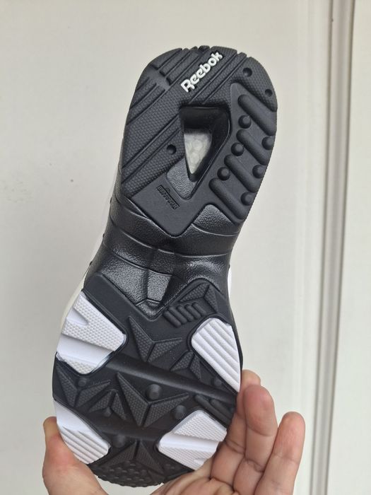 Стильні щільні кросівки для хлопчика,  Reebok 35