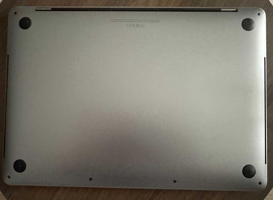MacBook Pro 13” 2020 i5 / 16 GB RAM / 512 GB SSD / 4x Thunderbolt