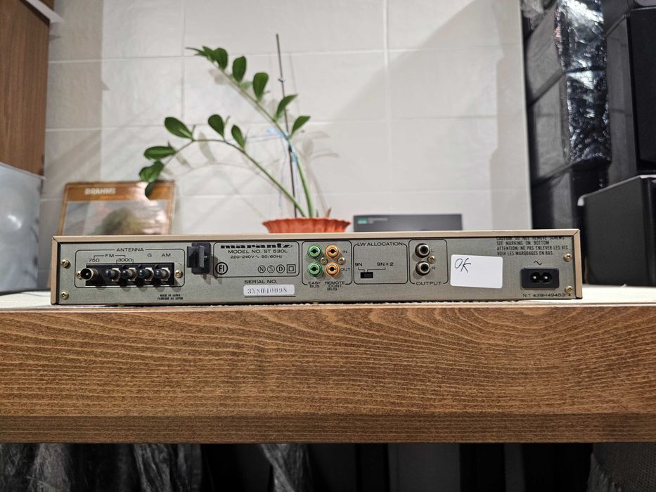 Тюнер Marantz ST530 AM/FM Stereo Tuner (1983-84)