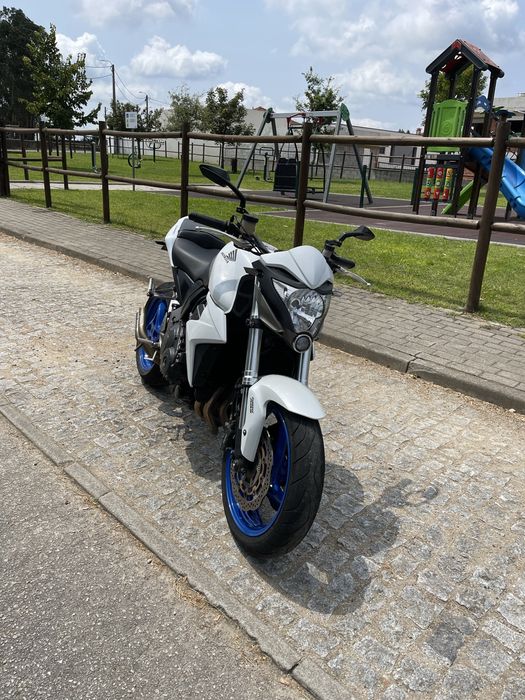 Honda cb1000r.