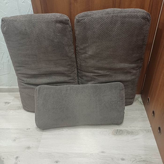 Duże poduchy brązowe 2 szt plus mniejsza