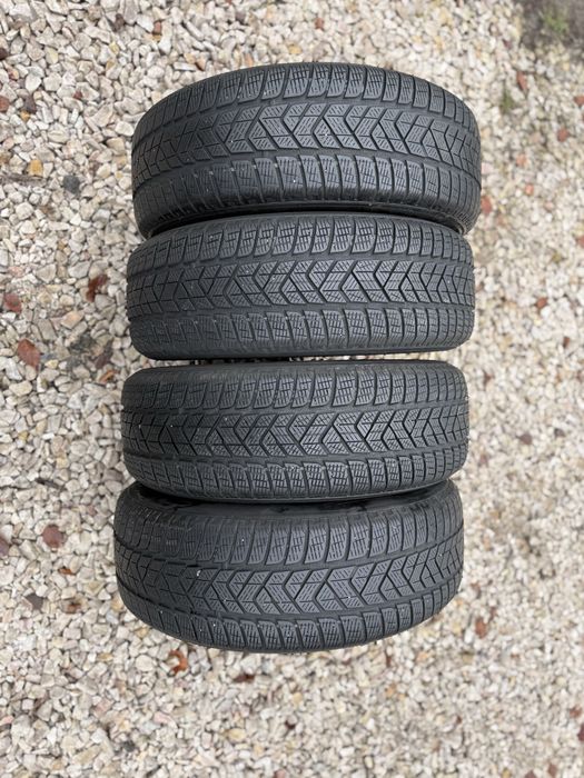 Opony zimowe 215/65/17 R17 Zima R17 Pirelli Scorpion Montaz na mjejscu
