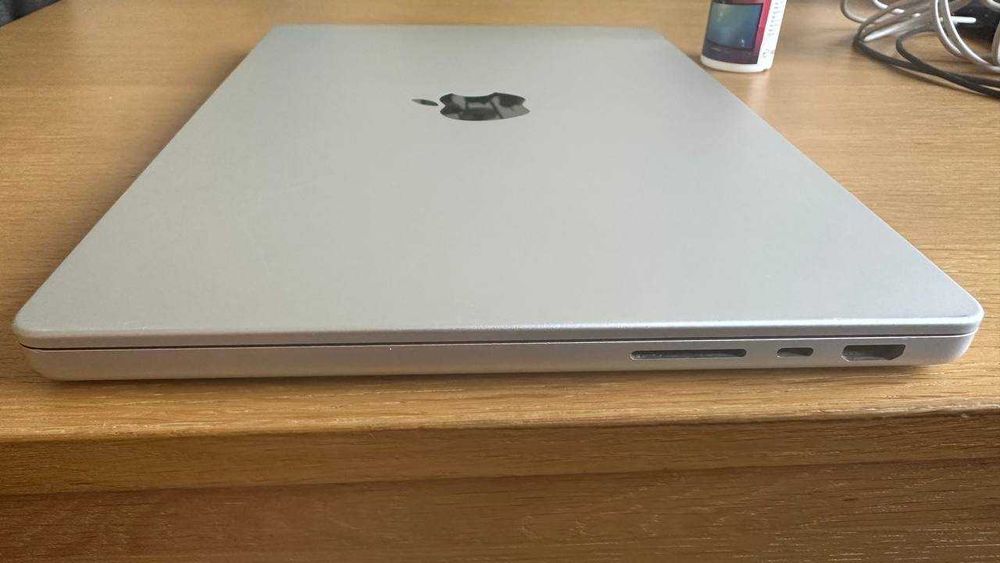 Apple MacBook Pro M1 14,2" A2442 | M1 Pro / 16GB RAM / 1Tb SSD