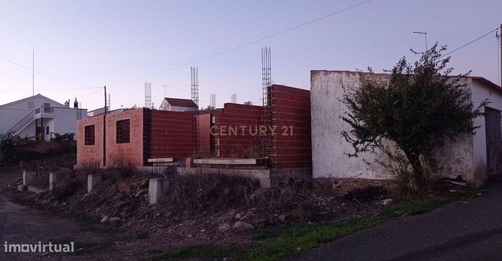 Terreno Rústico com Viabilidade Construtiva