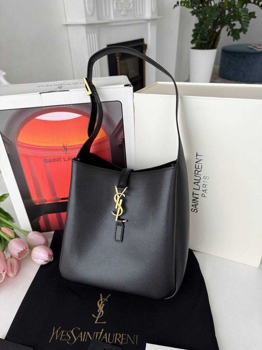 Yves Saint Laurent Le 5 A 7 Black Gold