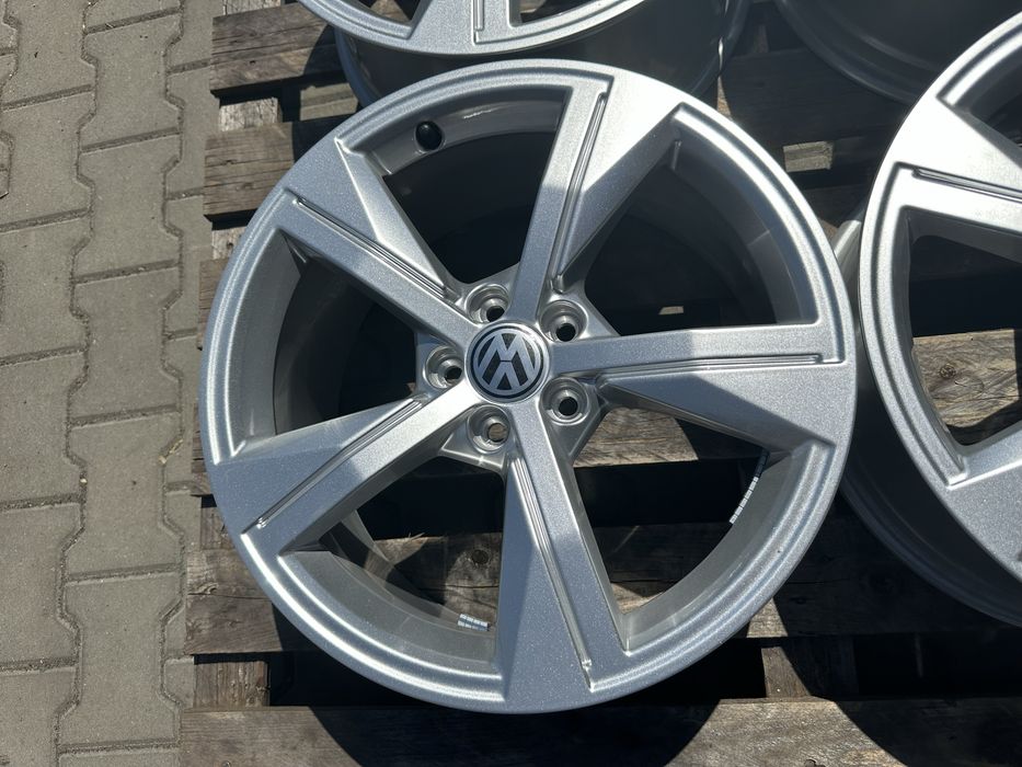5x100 et46 7,5jx17 OE vw skoda audi seat komplet 17” nowe