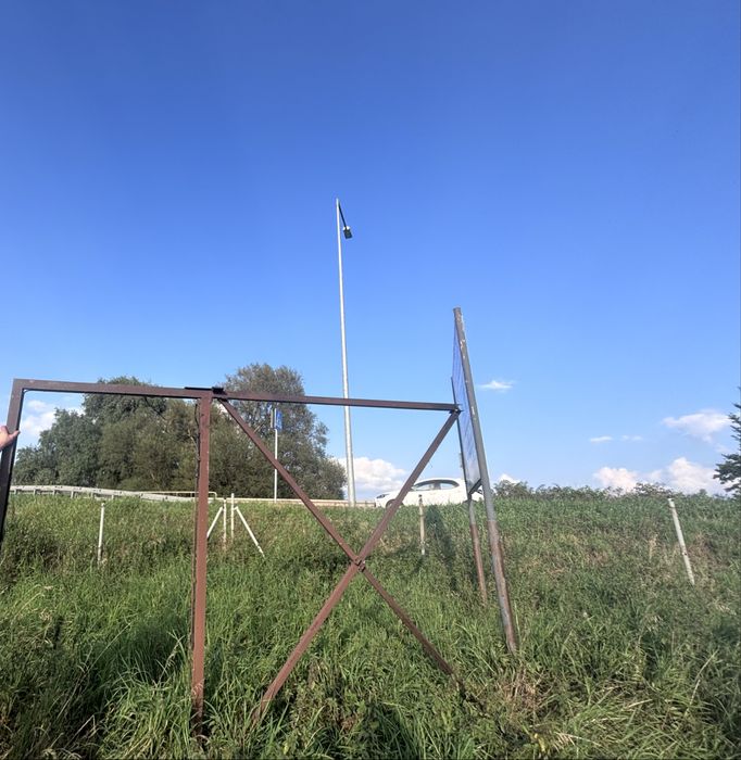 Pilne! Sprzedam 2 stalowe ramy pod baner/billboard 5x2 m – okazja!