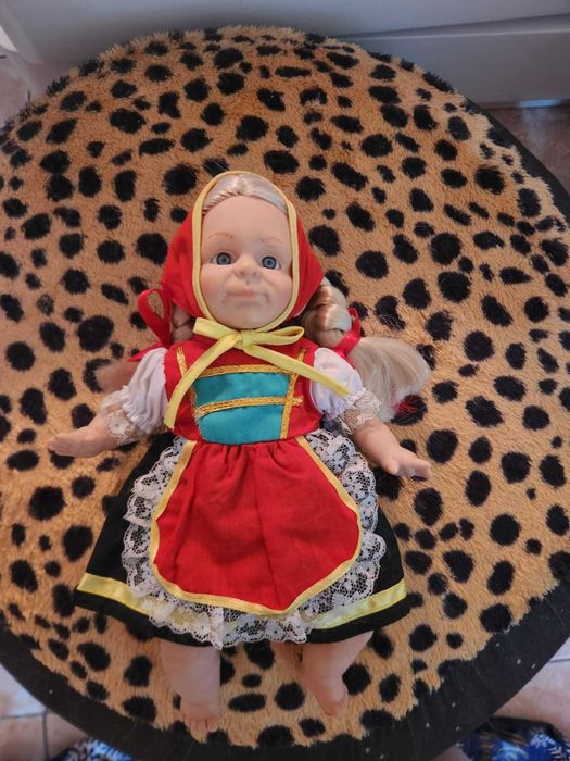 Boneca típica da Alemanha anos 90