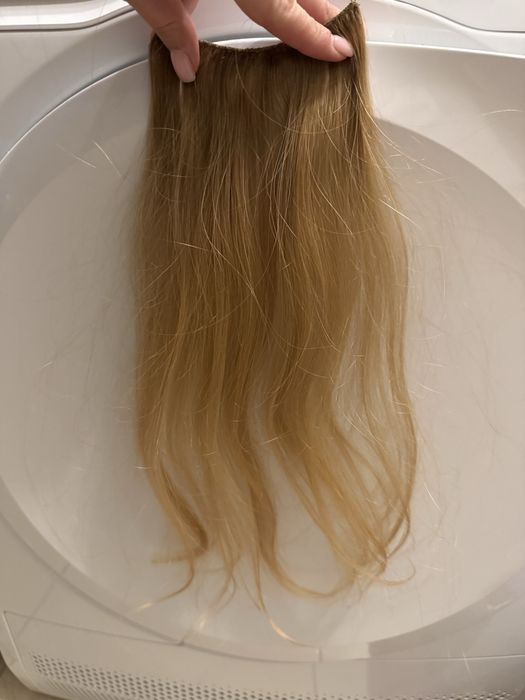 Натуральне  волосся на заколках