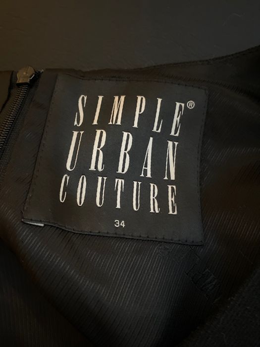 Czarna wełniana sukienka SIMPLE