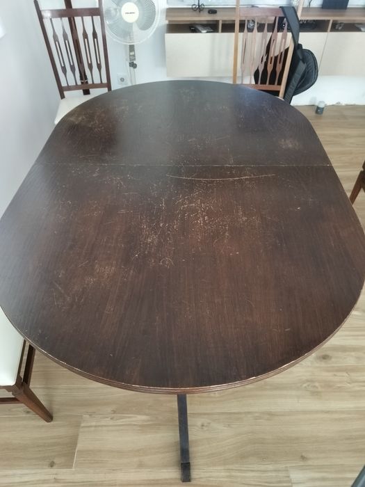 Mesa extensível em madeira maciça