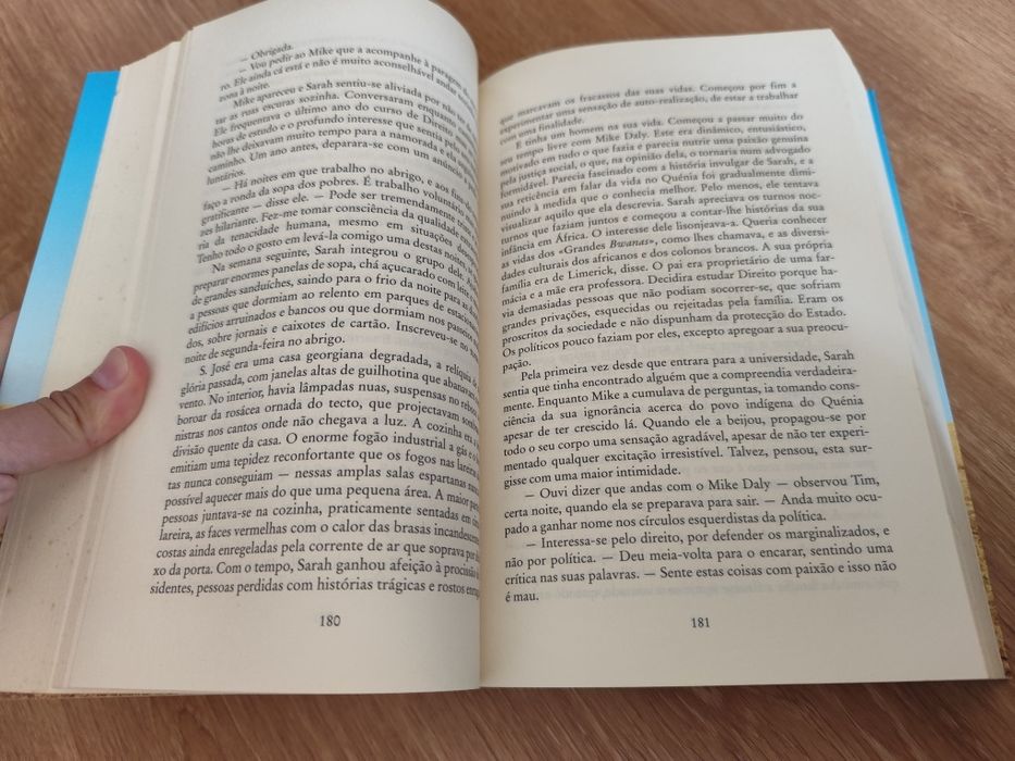 Irmãs de sangue de Barbara e Stephanie keating