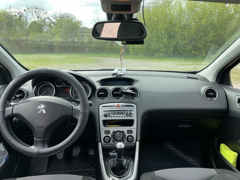 Peugeot (Пежо) 308sw 1.6 дизель 2011