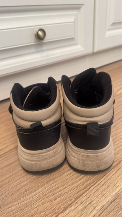 Ботінки черевики