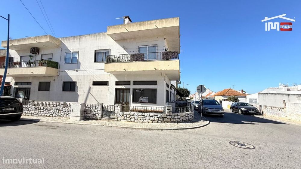 Apartamento T2 Montijo, Garagem, Corredor Exterior, 2 WCs, Open Spa...