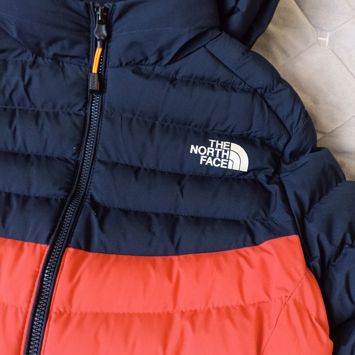 Продам куртку нову