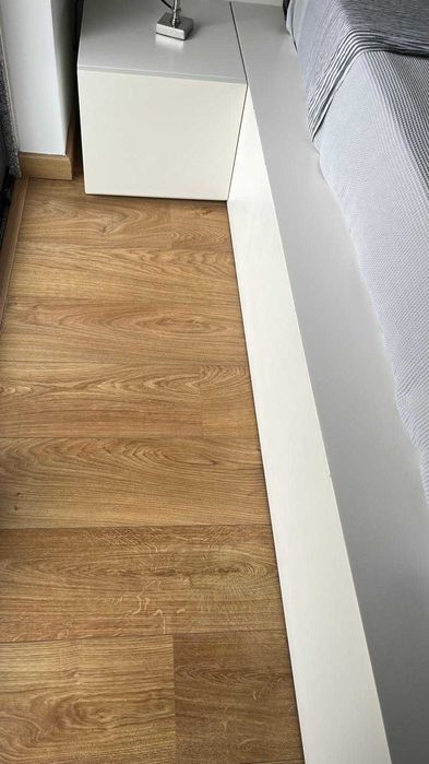 Cama de solteiro lacada branca