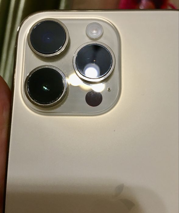 Продам iPhone 14 Pro Max (SIM-lock оператор)