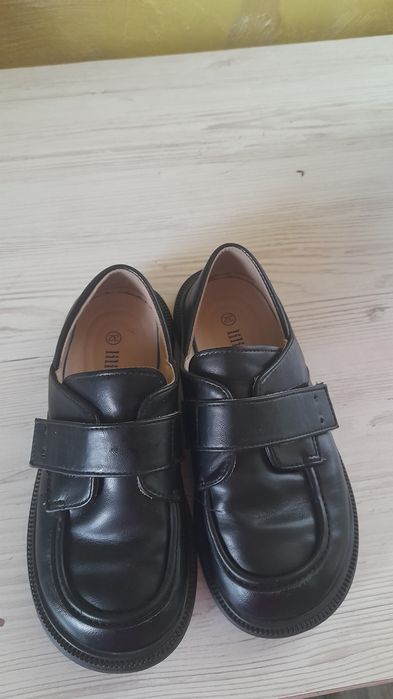 Продам туфлі для дівчинки