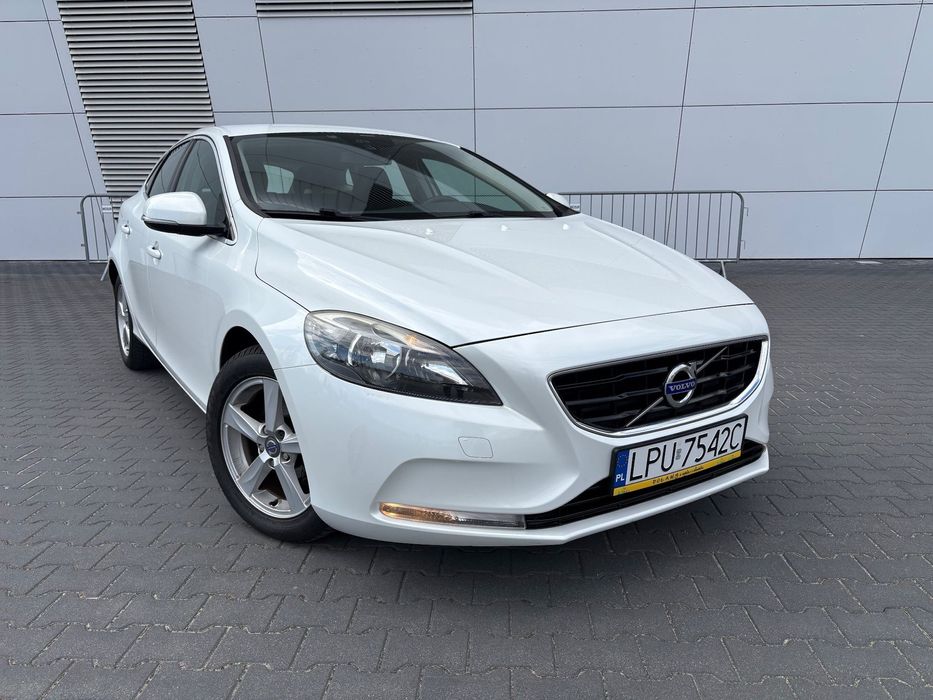 Volvo V40 1,6D2 115KM SUMMUM Grzane fot.