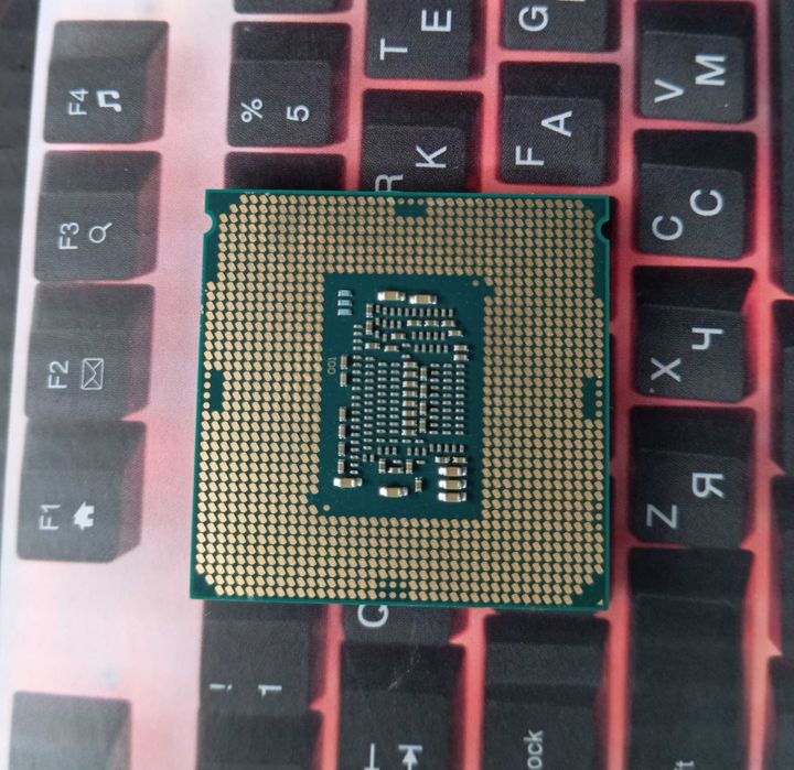 Процессор i5 7600k,та оперативна пам'ять DDR4 2400MHz 2x4gb!!!