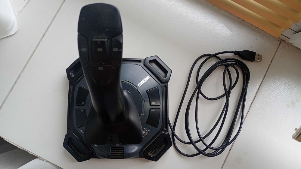 Джойстик компьютерный Logitech Atack 3