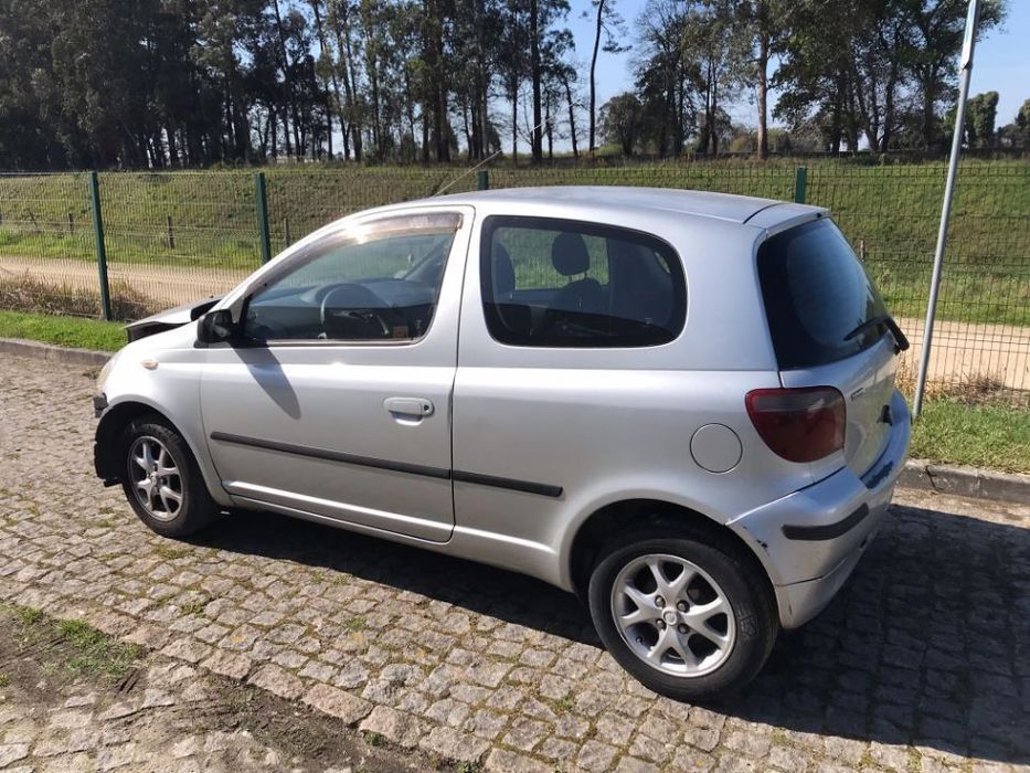 Toyota Yaris 1.0 3P 2001  - Para Peças