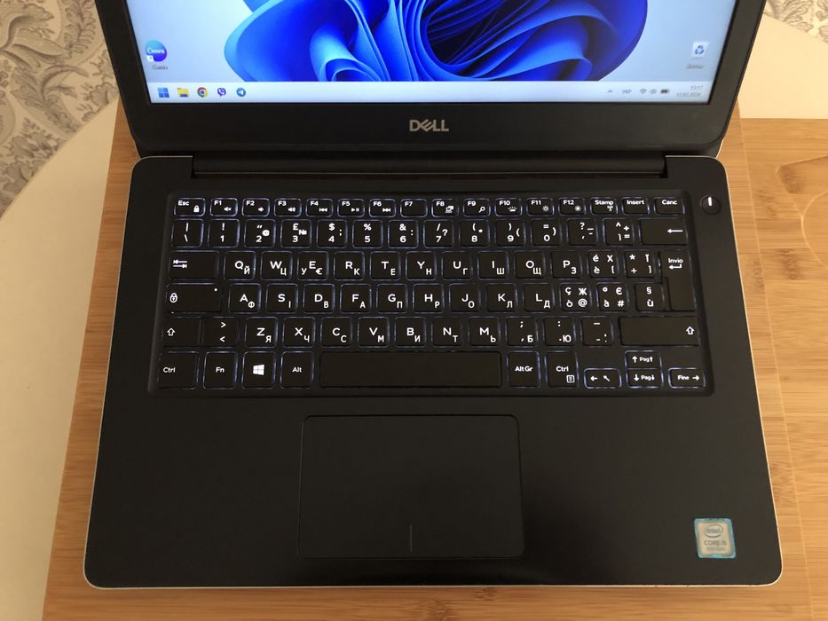 Ноутбук Dell Vostro 5370