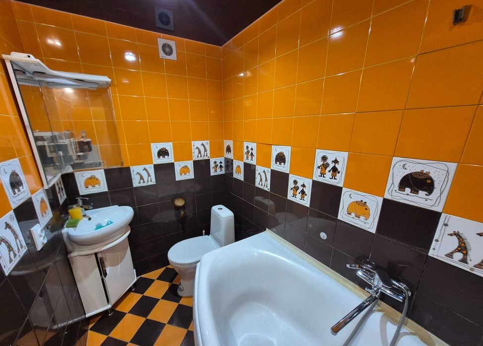 Автономное отопление! 4комн. квартира. Центр Лозовой.Можно под офис.