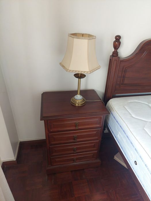 Quarto completo em madeira