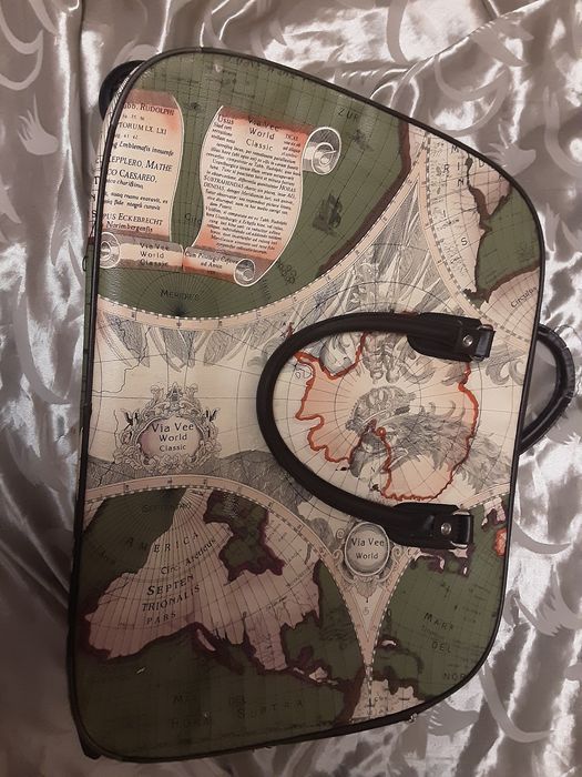 Чемодан на колесиках Via Vee с принтом"Карта мира"
