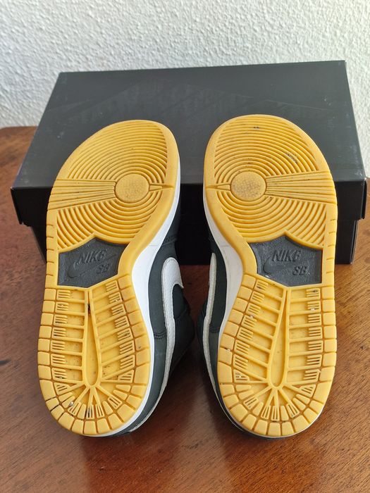 Nike SB Dunk Low Pro ISO Black Gum (CD2563-006)

Tamanho: EU 38
Estado: Bom (uso normal, ver fotos)
Inclui caixa original

Modelo da linha Orange Labe